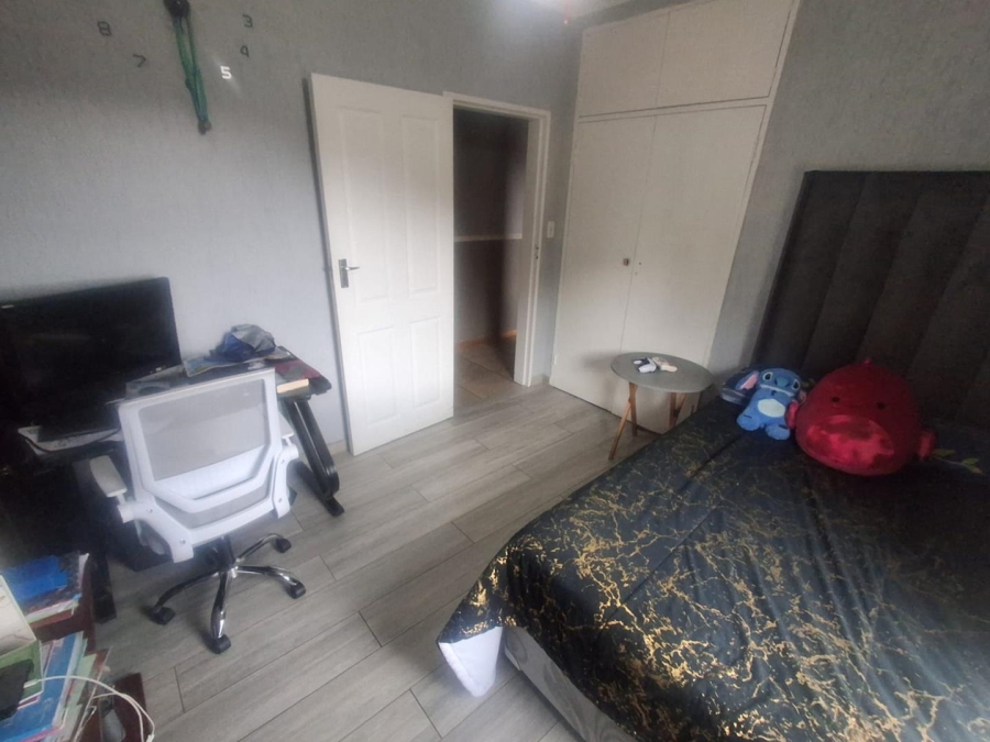 3 Bedroom Property for Sale in Mulbarton Gauteng