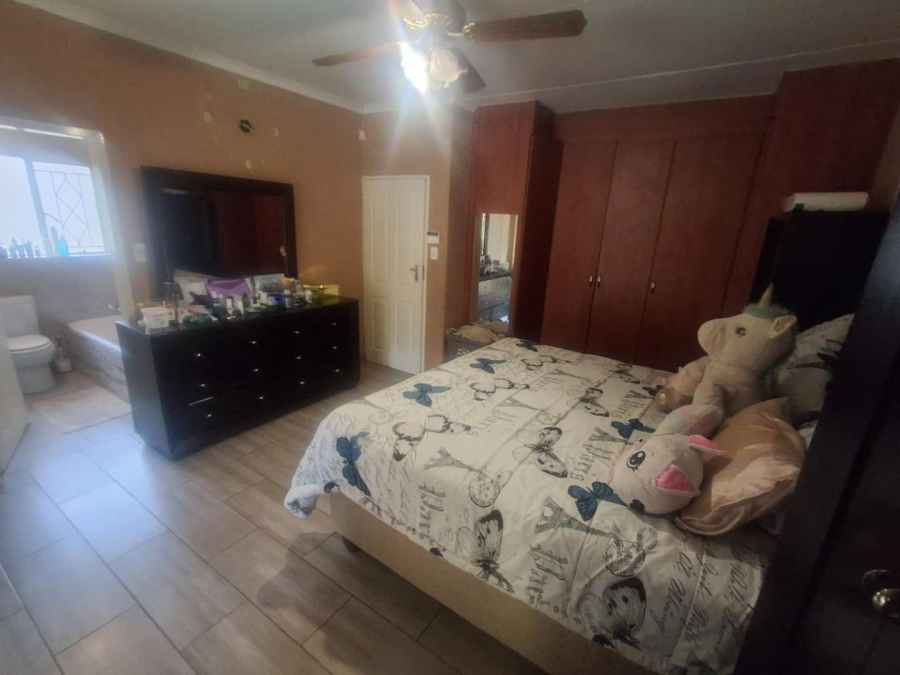3 Bedroom Property for Sale in Mulbarton Gauteng
