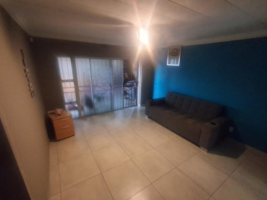3 Bedroom Property for Sale in Mulbarton Gauteng