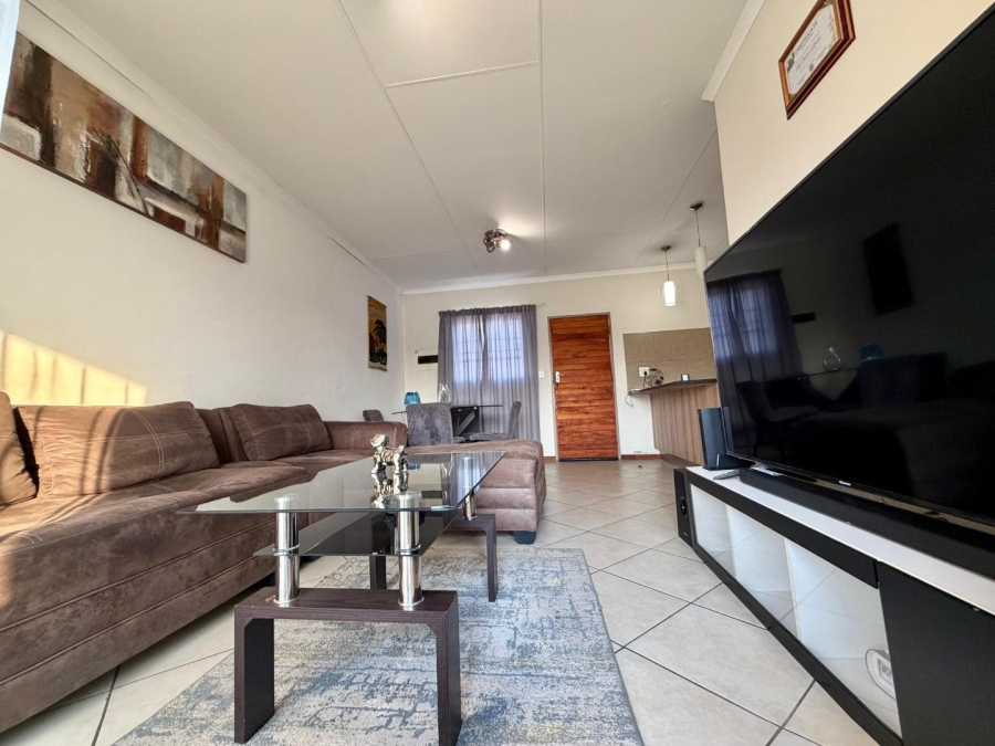2 Bedroom Property for Sale in Monavoni Gauteng