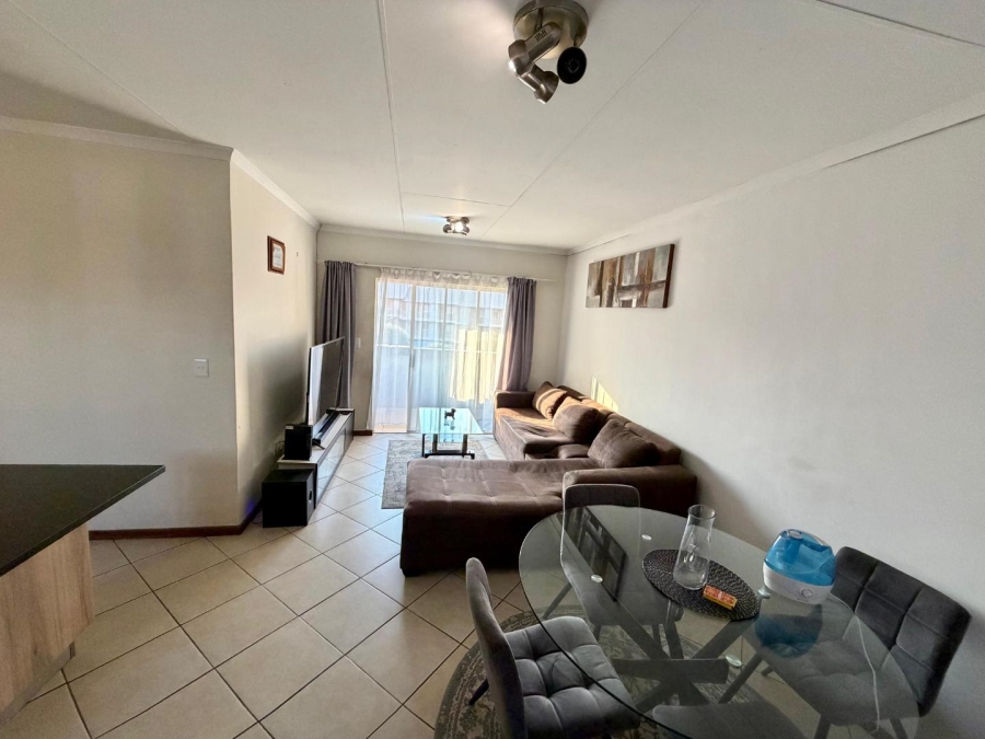 2 Bedroom Property for Sale in Monavoni Gauteng