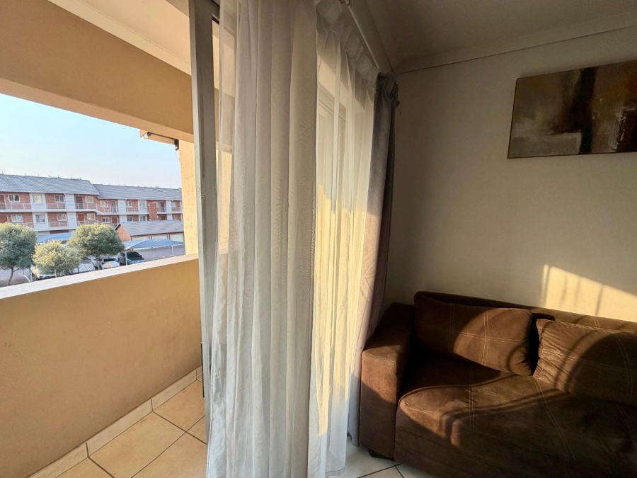 2 Bedroom Property for Sale in Monavoni Gauteng