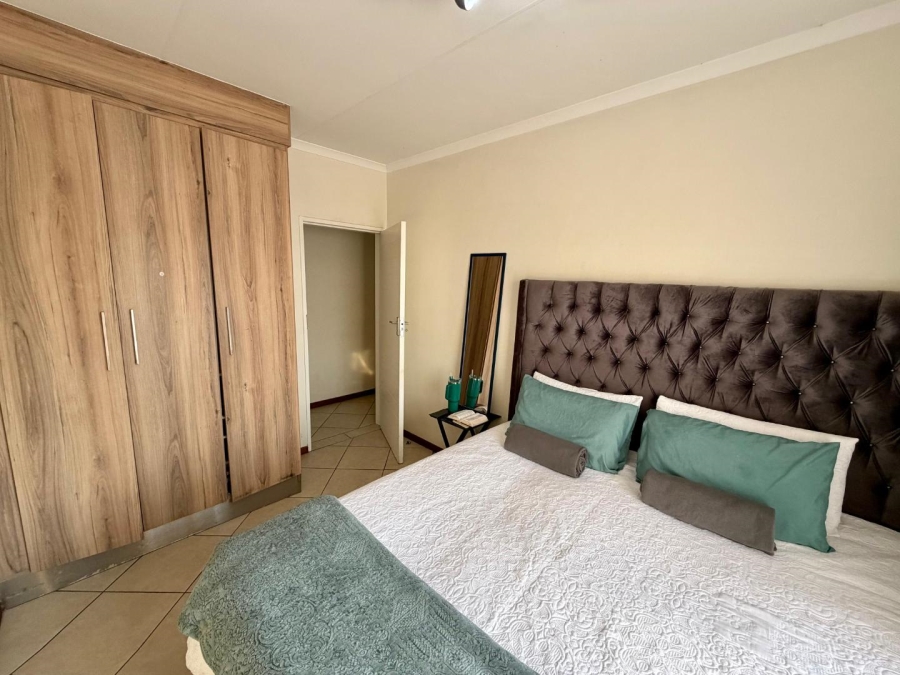 2 Bedroom Property for Sale in Monavoni Gauteng
