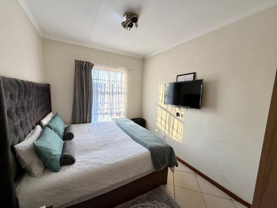 2 Bedroom Property for Sale in Monavoni Gauteng