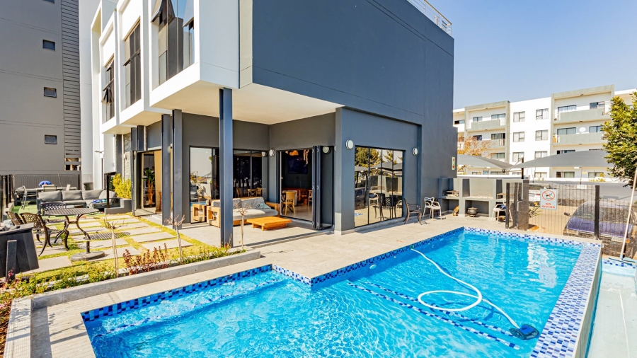 2 Bedroom Property for Sale in Carlswald Gauteng