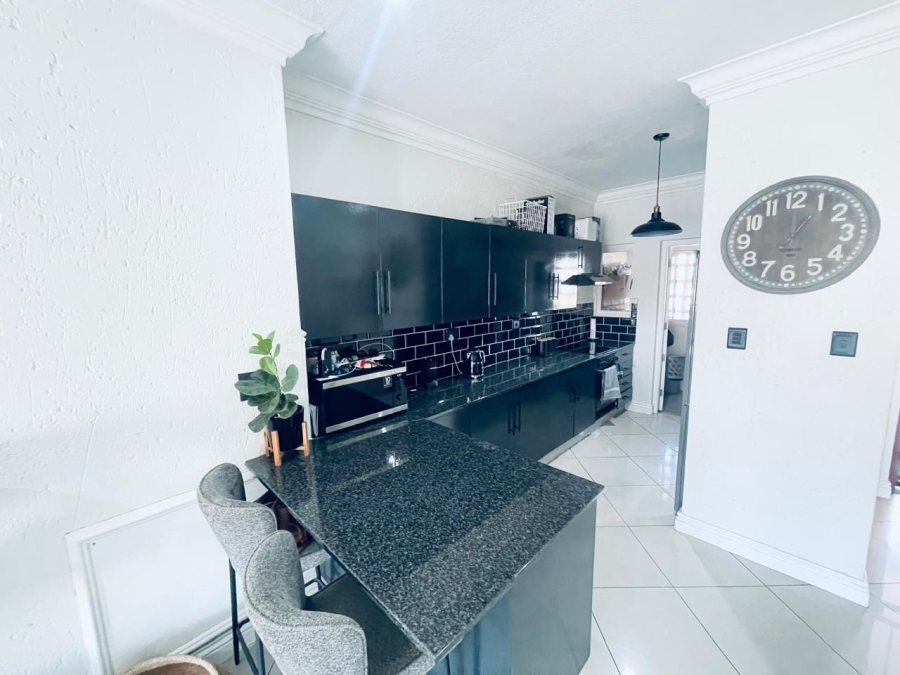 2 Bedroom Property for Sale in Morningside Gauteng