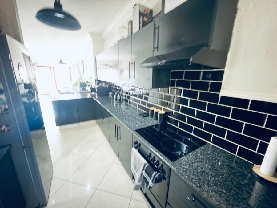 2 Bedroom Property for Sale in Morningside Gauteng