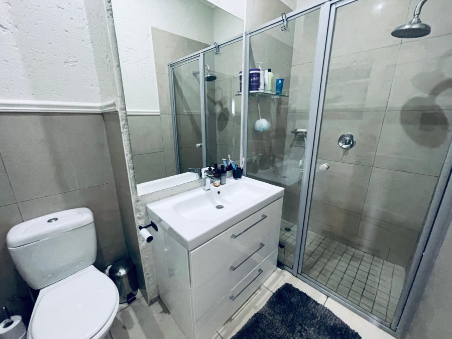 2 Bedroom Property for Sale in Morningside Gauteng