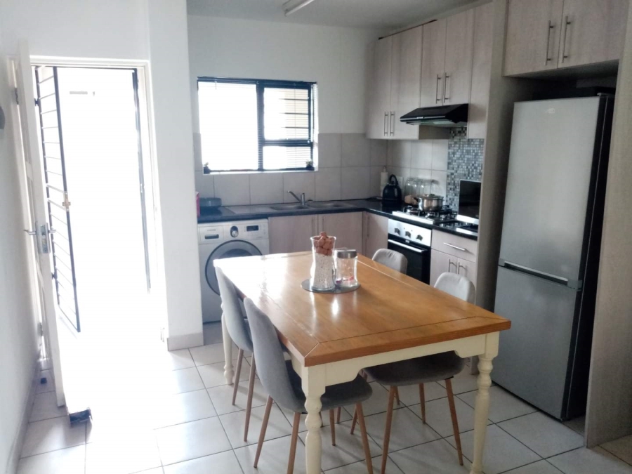 To Let 2 Bedroom Property for Rent in Ferndale Gauteng