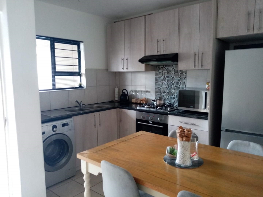 To Let 2 Bedroom Property for Rent in Ferndale Gauteng