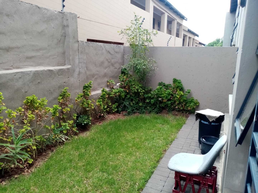 To Let 2 Bedroom Property for Rent in Ferndale Gauteng