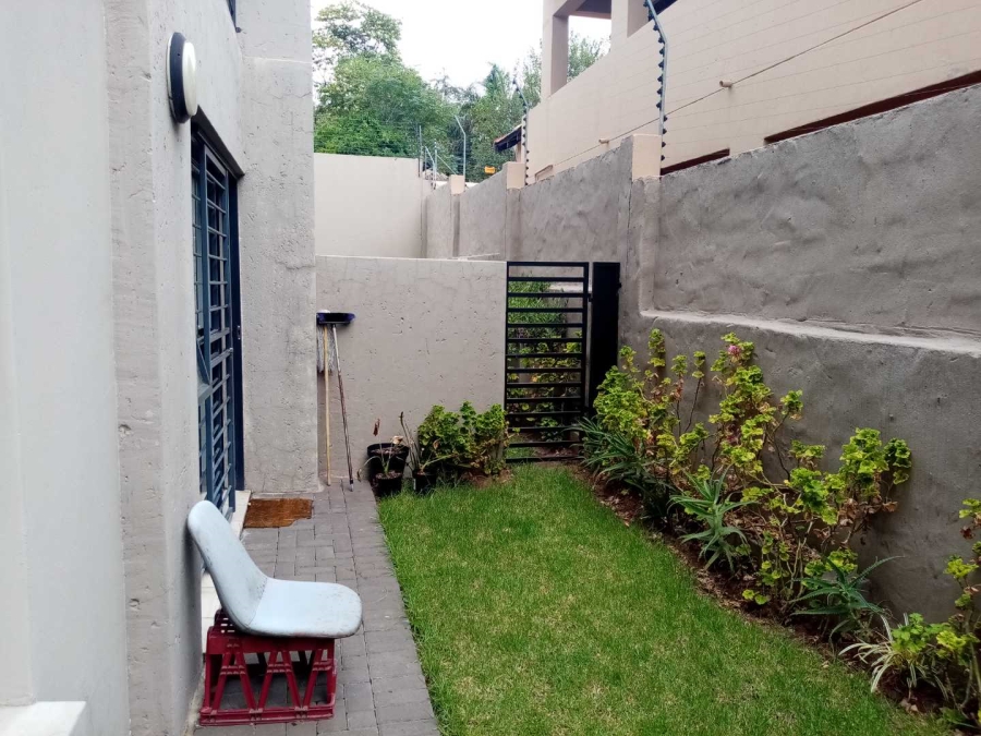 To Let 2 Bedroom Property for Rent in Ferndale Gauteng