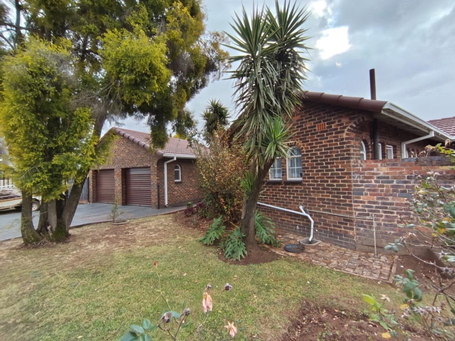 4 Bedroom Property for Sale in Allen Grove Gauteng