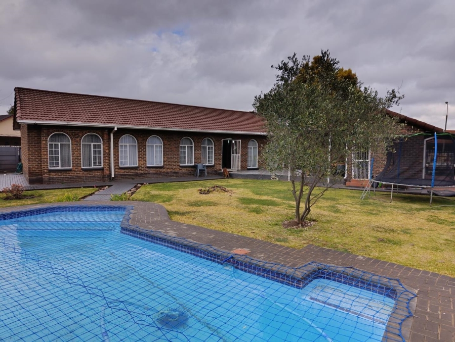 4 Bedroom Property for Sale in Allen Grove Gauteng