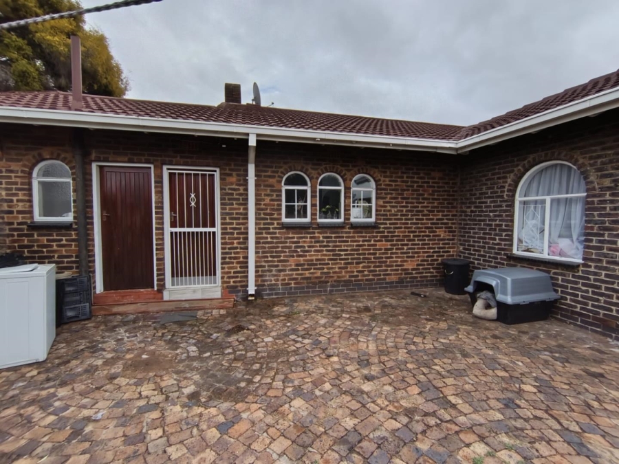 4 Bedroom Property for Sale in Allen Grove Gauteng
