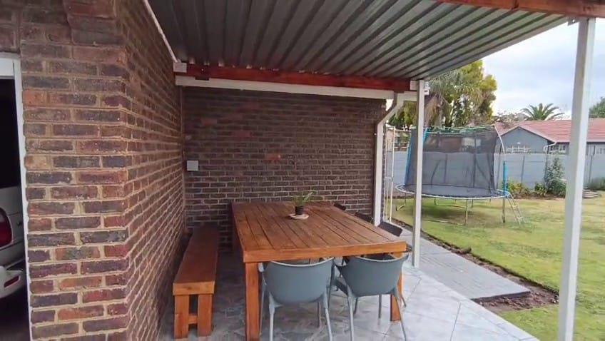 4 Bedroom Property for Sale in Allen Grove Gauteng
