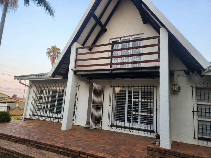 4 Bedroom Property for Sale in Van Riebeeck Park Gauteng
