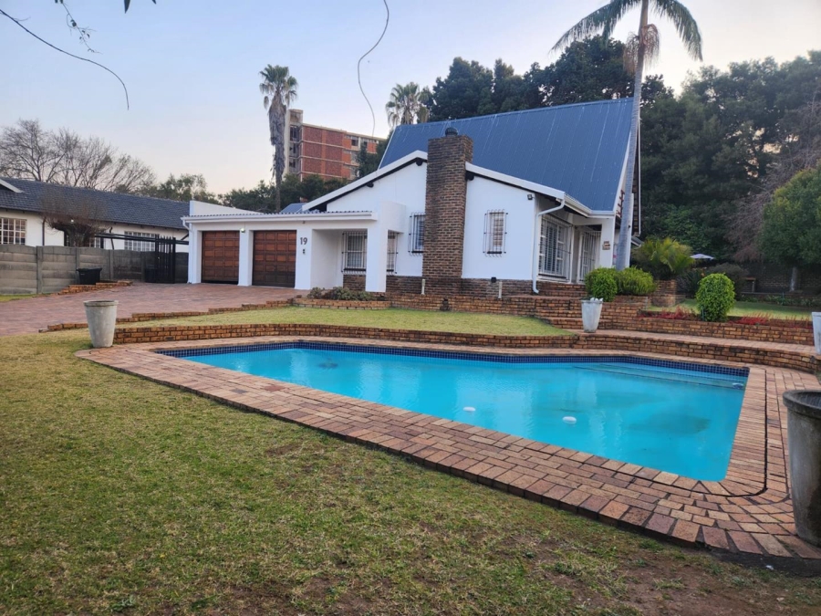4 Bedroom Property for Sale in Van Riebeeck Park Gauteng