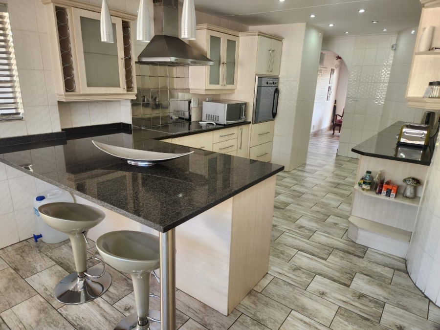 4 Bedroom Property for Sale in Van Riebeeck Park Gauteng