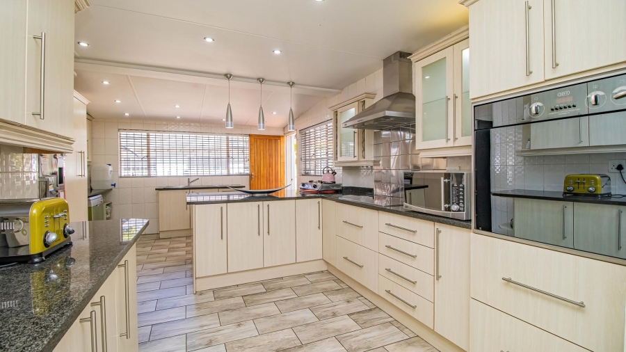 4 Bedroom Property for Sale in Van Riebeeck Park Gauteng