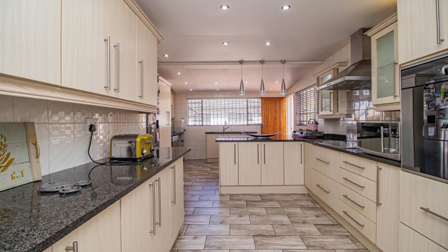 4 Bedroom Property for Sale in Van Riebeeck Park Gauteng