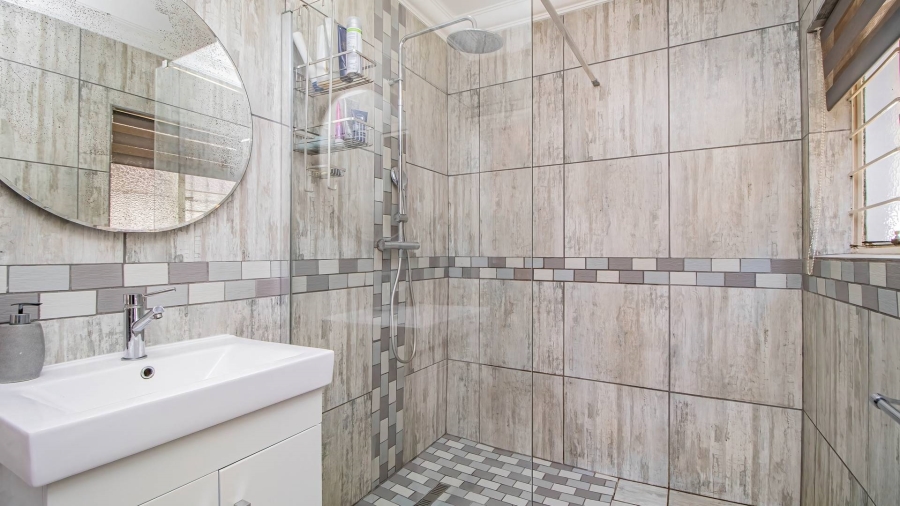 4 Bedroom Property for Sale in Van Riebeeck Park Gauteng