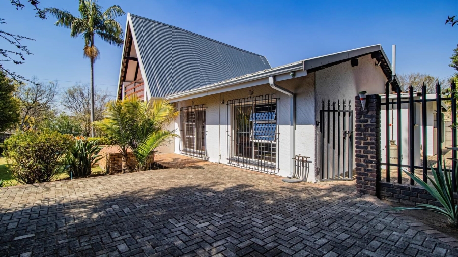 4 Bedroom Property for Sale in Van Riebeeck Park Gauteng