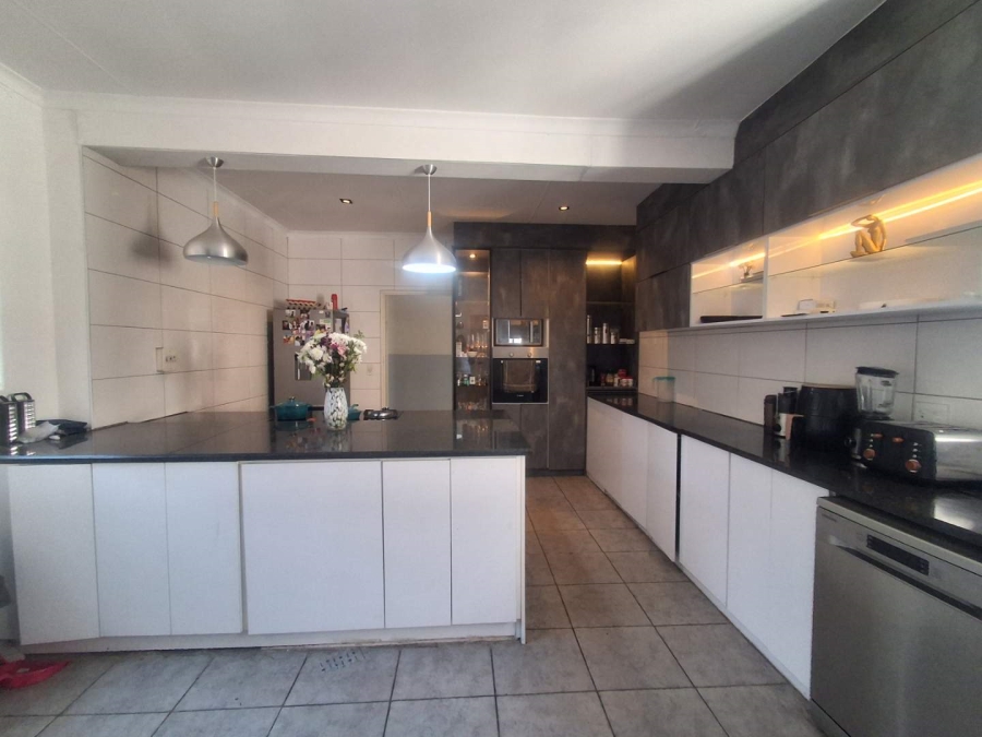 3 Bedroom Property for Sale in Florida Lake Gauteng