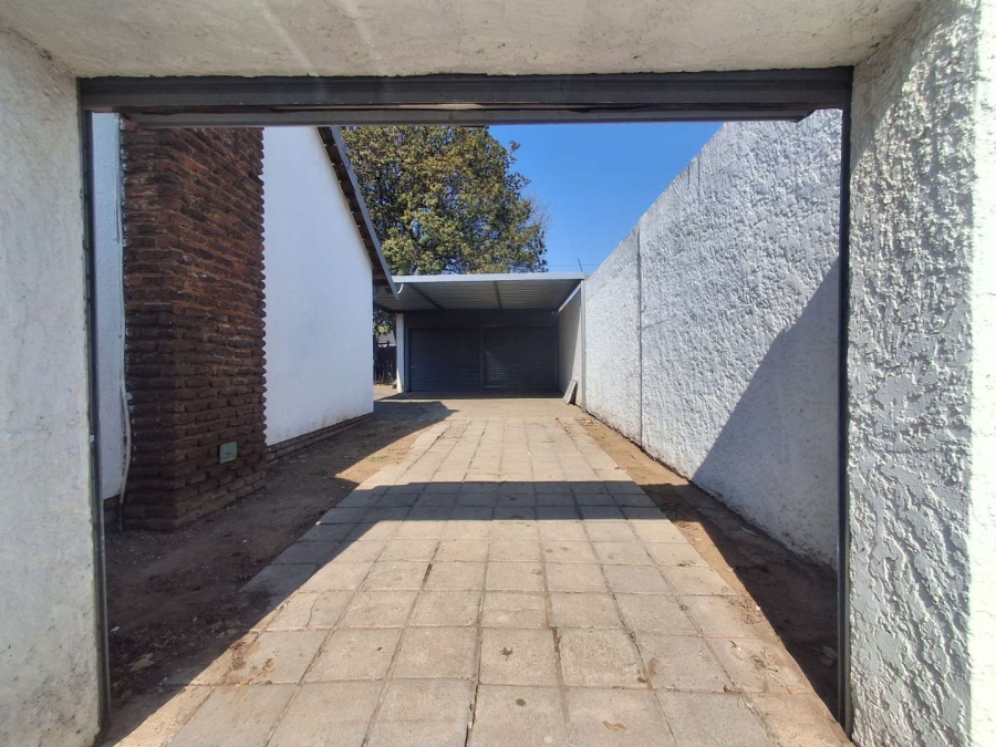 3 Bedroom Property for Sale in Florida Lake Gauteng
