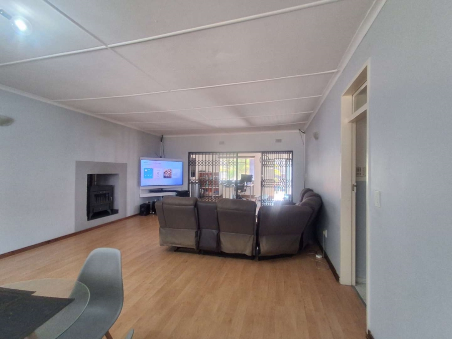 3 Bedroom Property for Sale in Florida Lake Gauteng