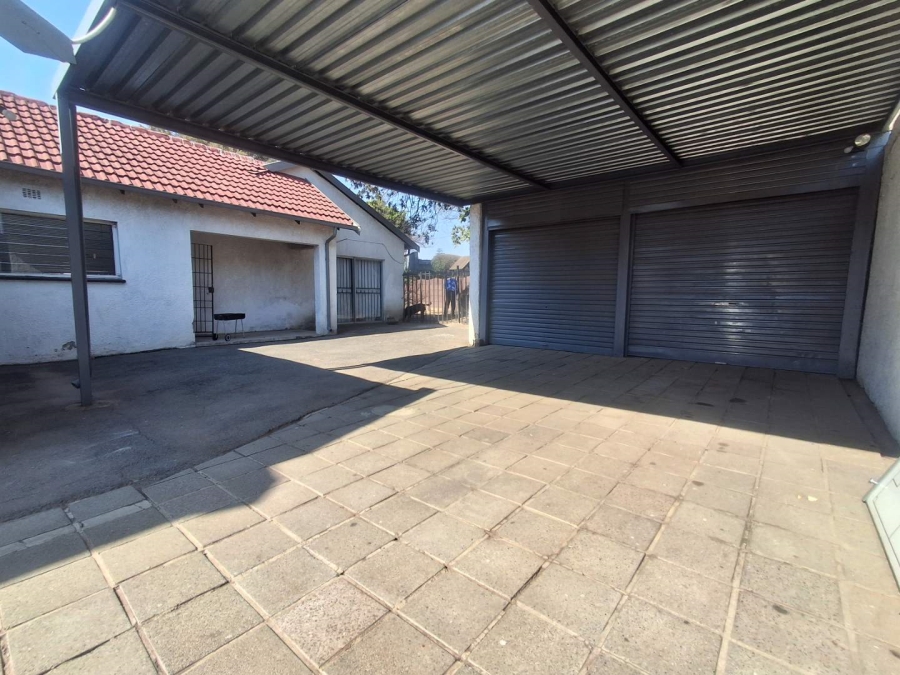3 Bedroom Property for Sale in Florida Lake Gauteng