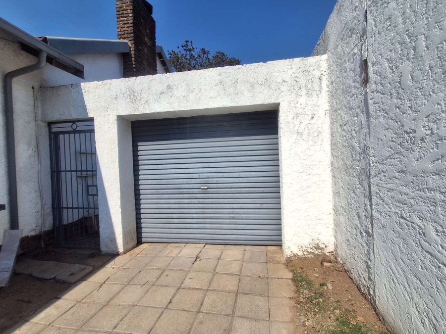 3 Bedroom Property for Sale in Florida Lake Gauteng