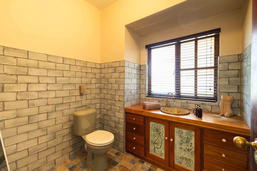 6 Bedroom Property for Sale in Waterkloof Ridge Gauteng