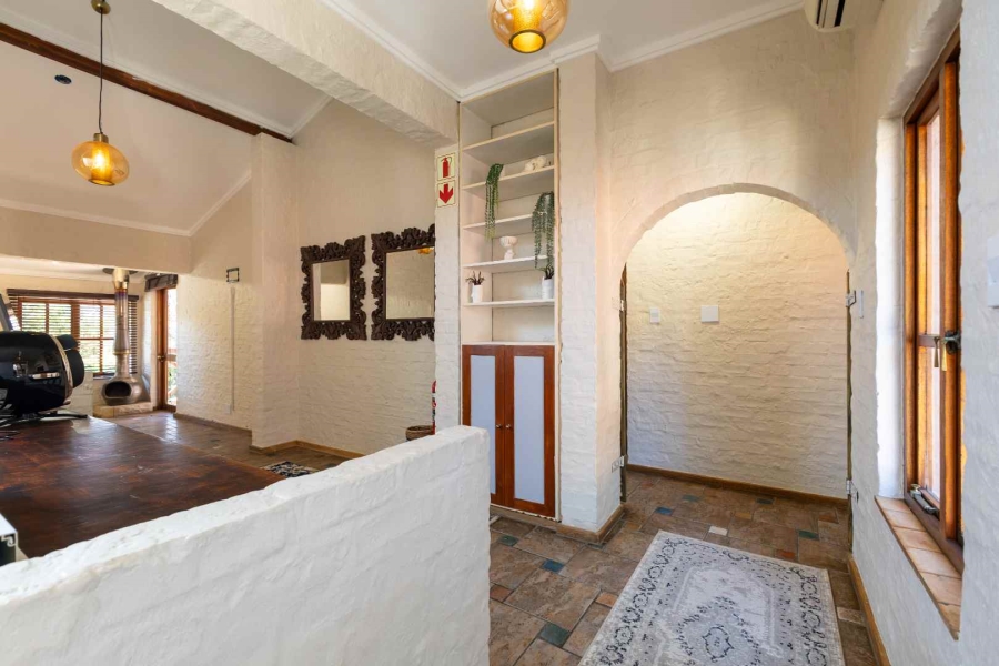 6 Bedroom Property for Sale in Waterkloof Ridge Gauteng