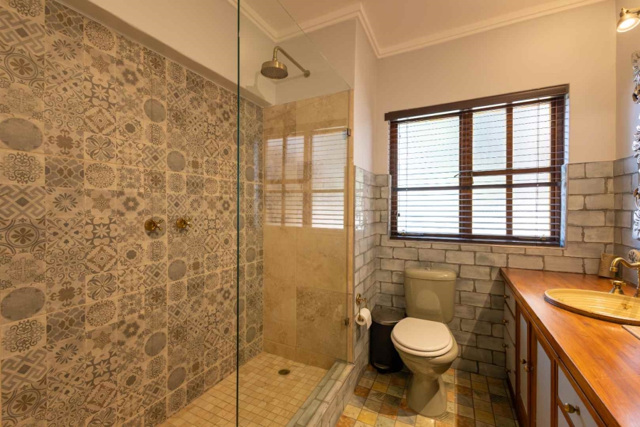 6 Bedroom Property for Sale in Waterkloof Ridge Gauteng