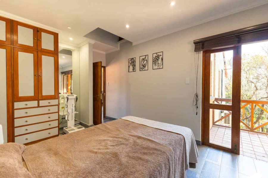 6 Bedroom Property for Sale in Waterkloof Ridge Gauteng
