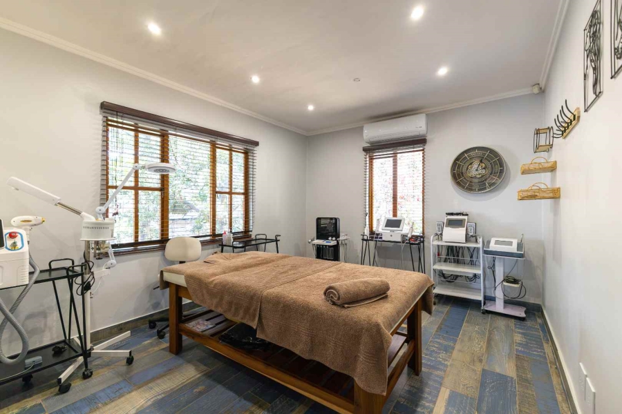 6 Bedroom Property for Sale in Waterkloof Ridge Gauteng