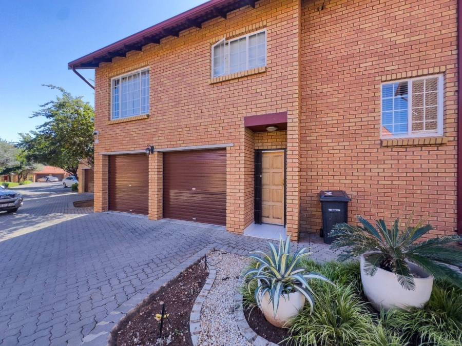 3 Bedroom Property for Sale in Equestria Gauteng