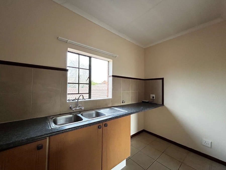 To Let 2 Bedroom Property for Rent in Mooikloof Ridge Gauteng