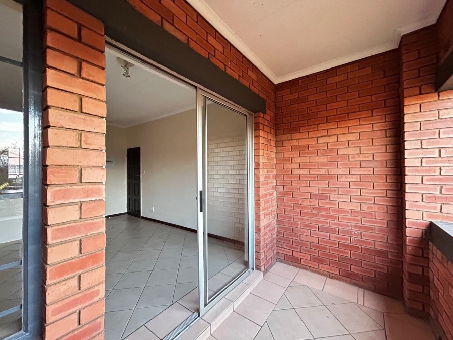 To Let 2 Bedroom Property for Rent in Mooikloof Ridge Gauteng