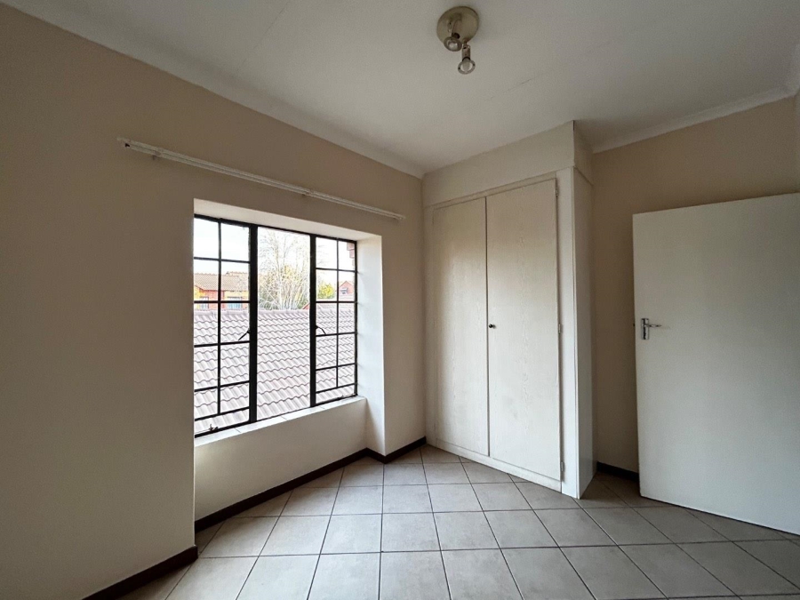 To Let 2 Bedroom Property for Rent in Mooikloof Ridge Gauteng
