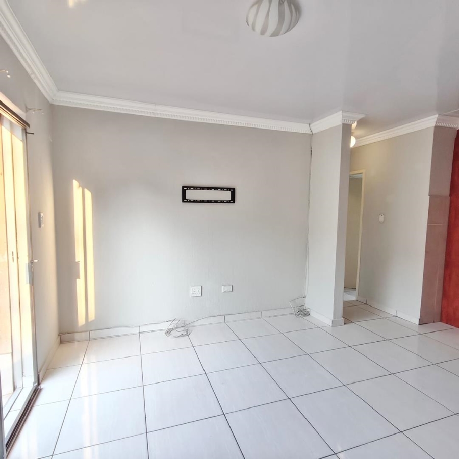 2 Bedroom Property for Sale in Witpoortjie Gauteng