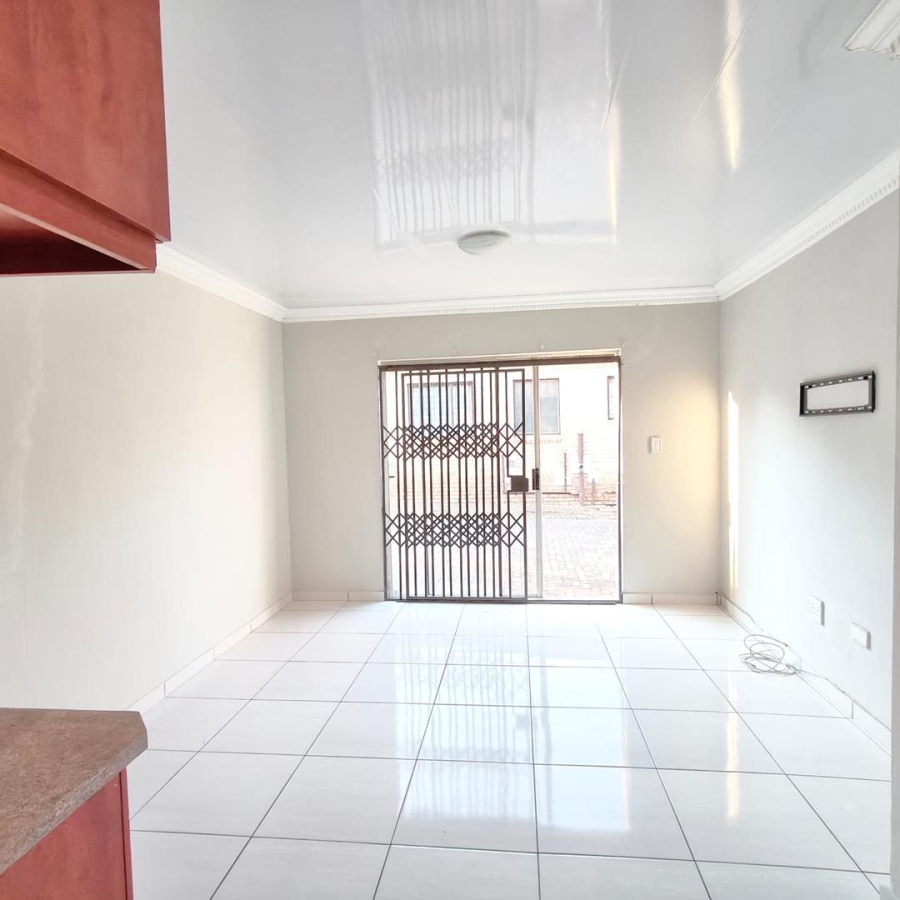 2 Bedroom Property for Sale in Witpoortjie Gauteng
