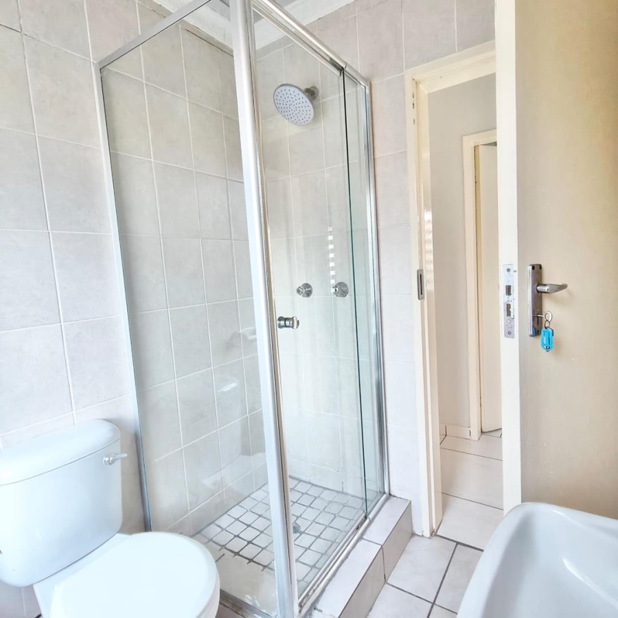 2 Bedroom Property for Sale in Witpoortjie Gauteng