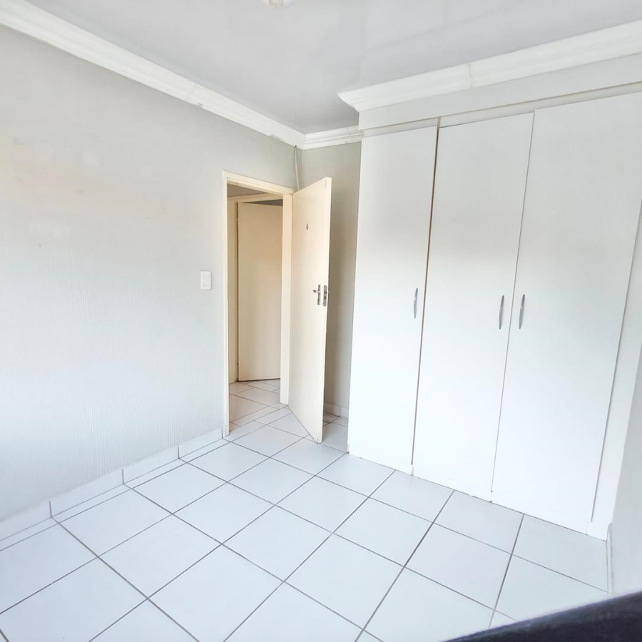 2 Bedroom Property for Sale in Witpoortjie Gauteng
