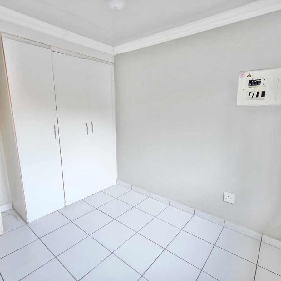2 Bedroom Property for Sale in Witpoortjie Gauteng