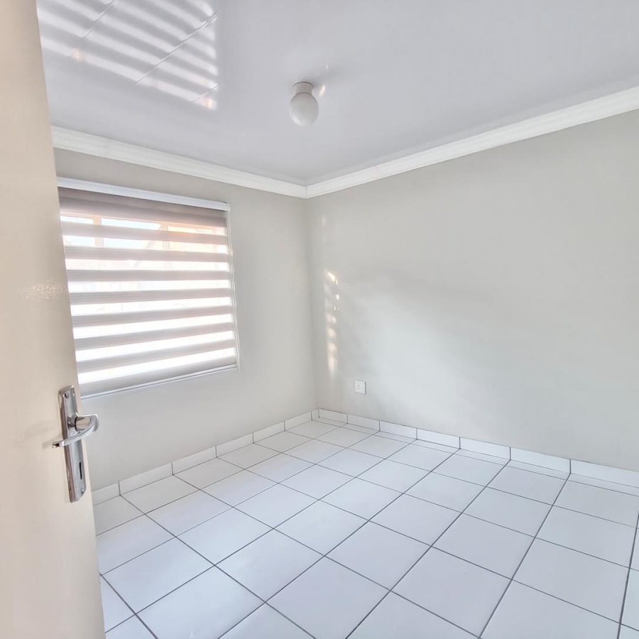 2 Bedroom Property for Sale in Witpoortjie Gauteng
