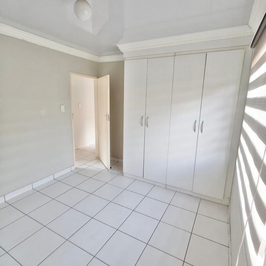2 Bedroom Property for Sale in Witpoortjie Gauteng