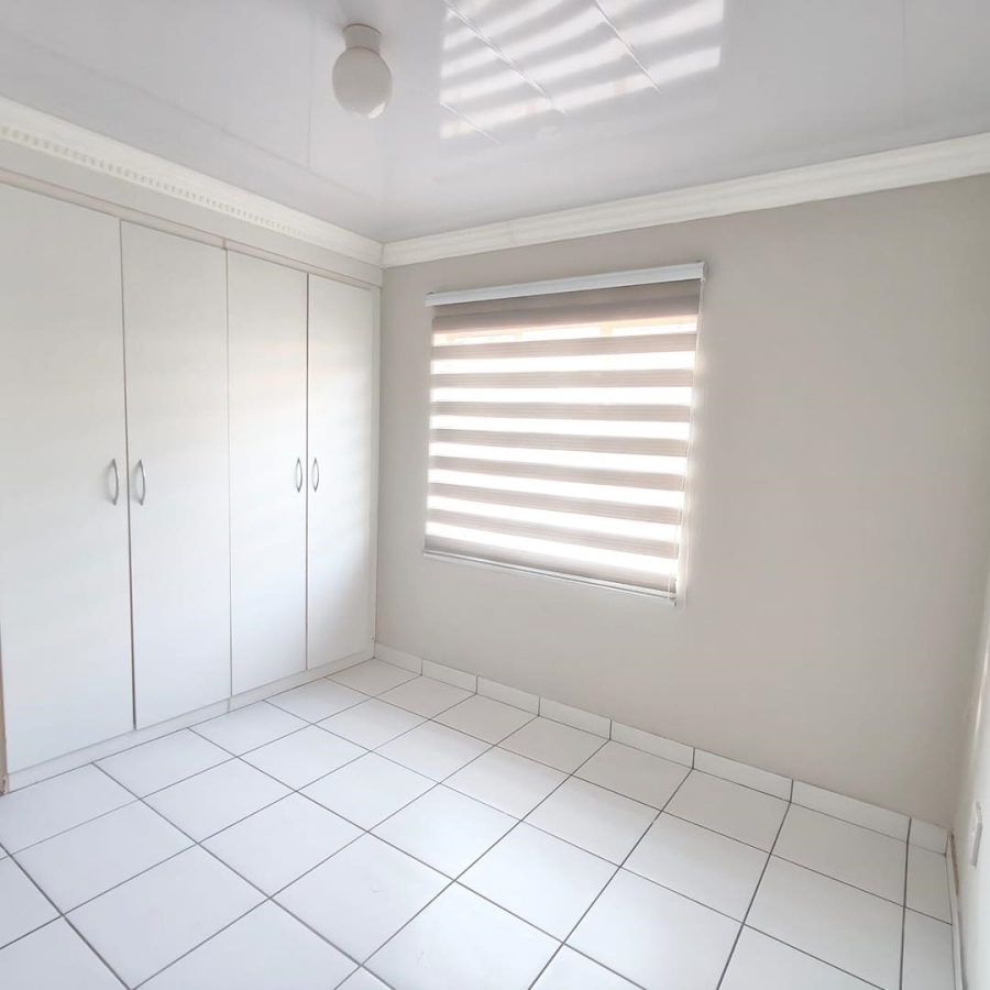 2 Bedroom Property for Sale in Witpoortjie Gauteng