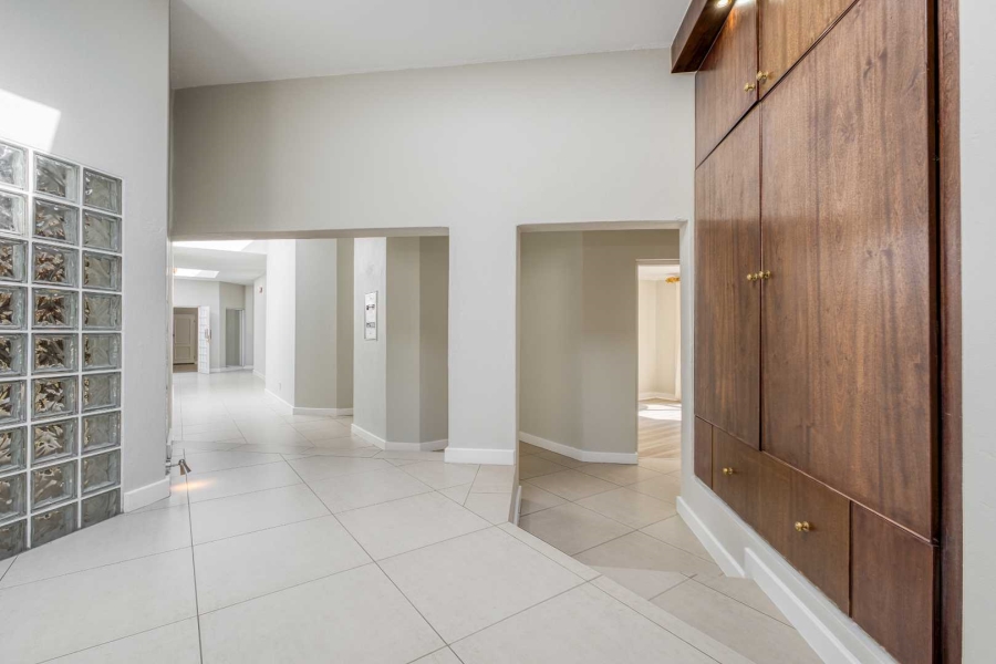4 Bedroom Property for Sale in Fourways Gardens Gauteng